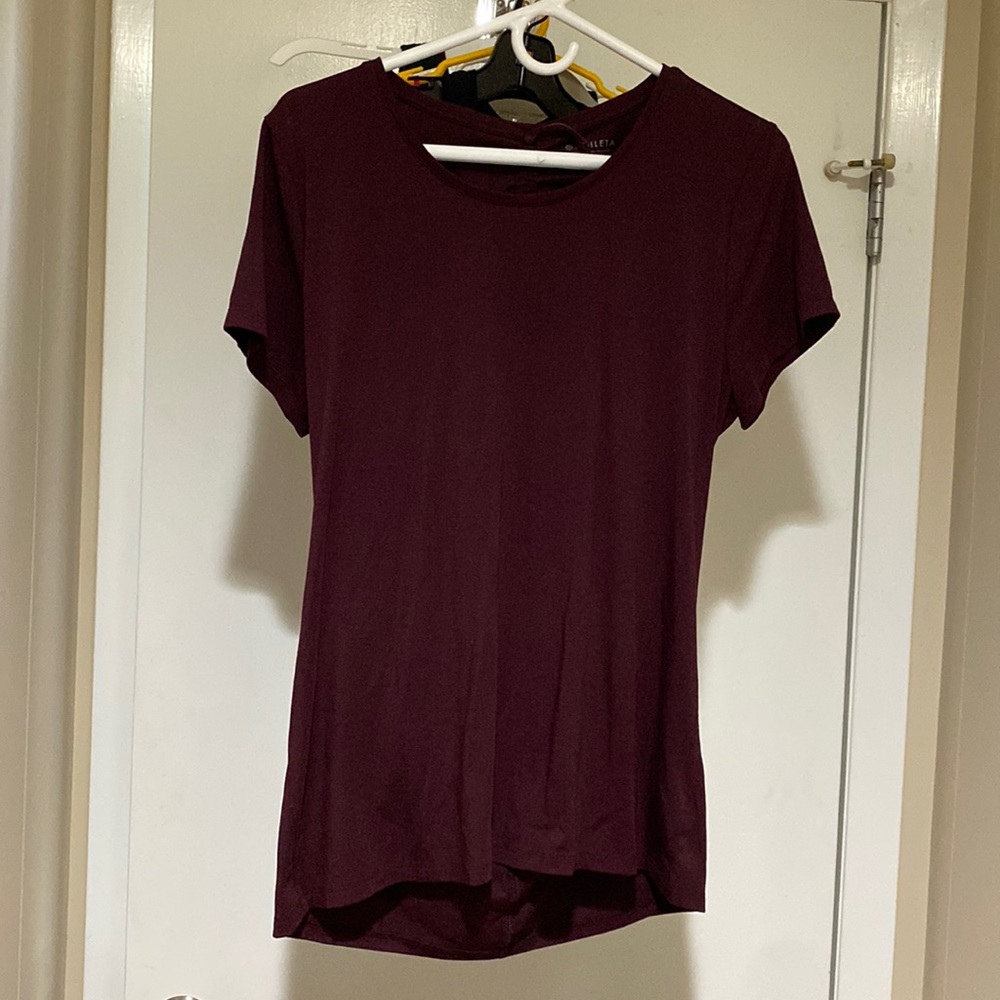 Athleta adjustable open back tshirt